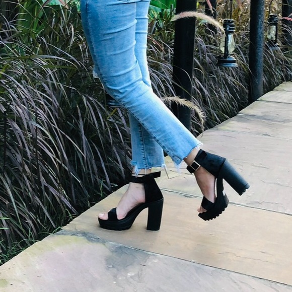 Catwalk block heels - Picture 2 of 15